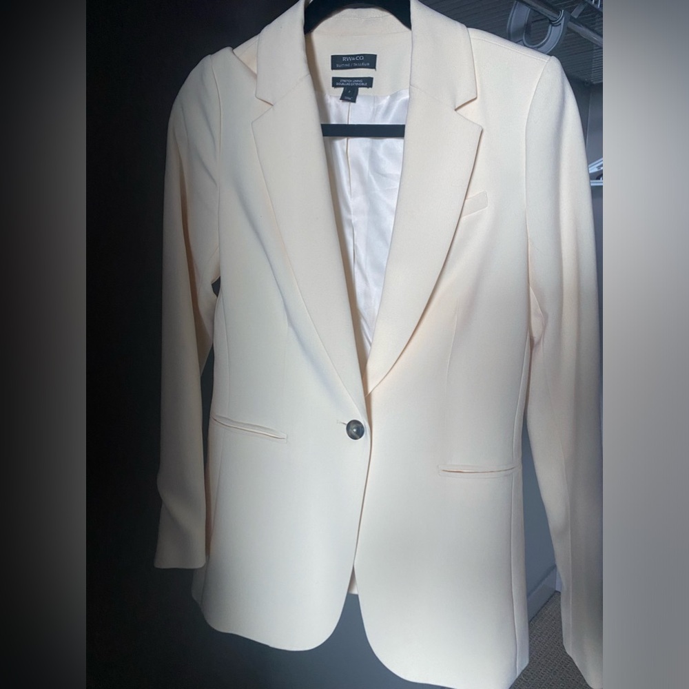 RW &Co Suit
